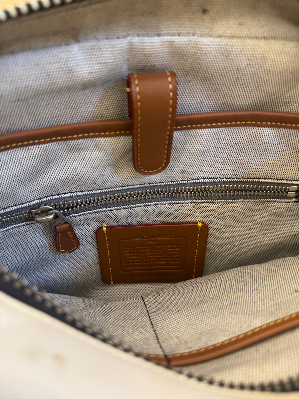 Hi-Five: Coach 1941 x NASA復古飛行斜背包
